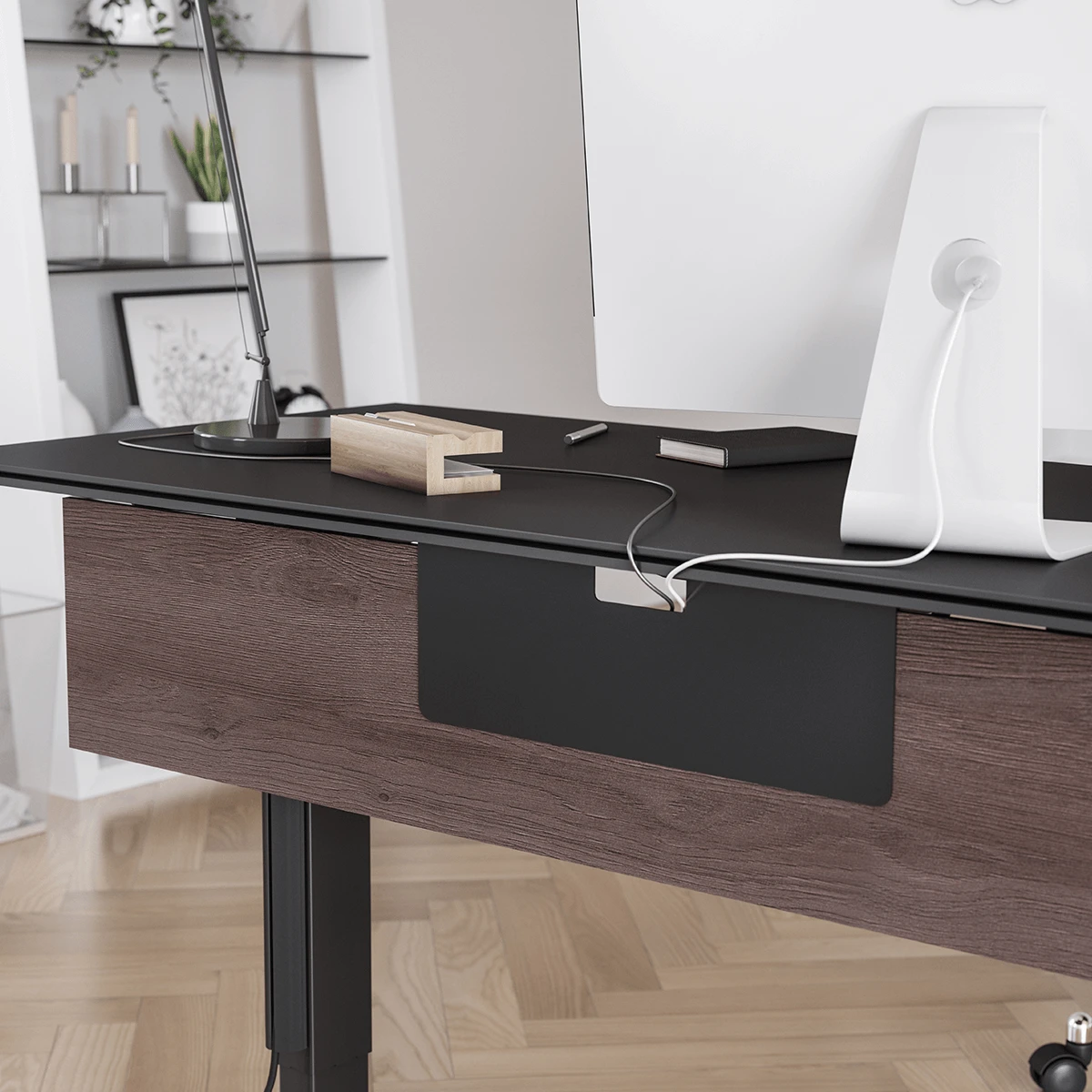 officedesk_closeup_STANCE